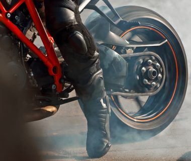 エンジンがかかったバイク